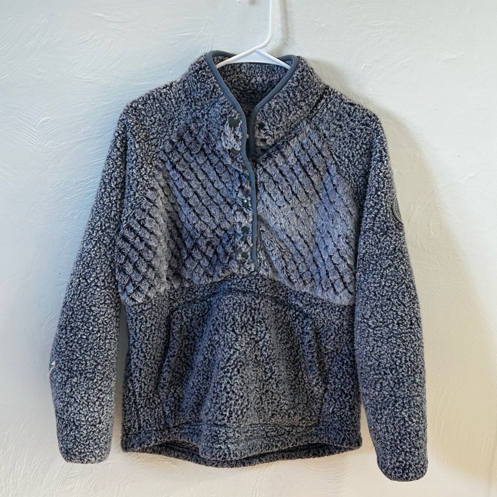 Blue pullover